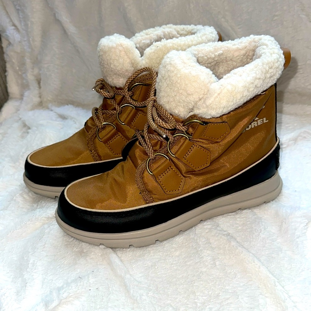 Sorel Explorer Carnival Boots Size 6